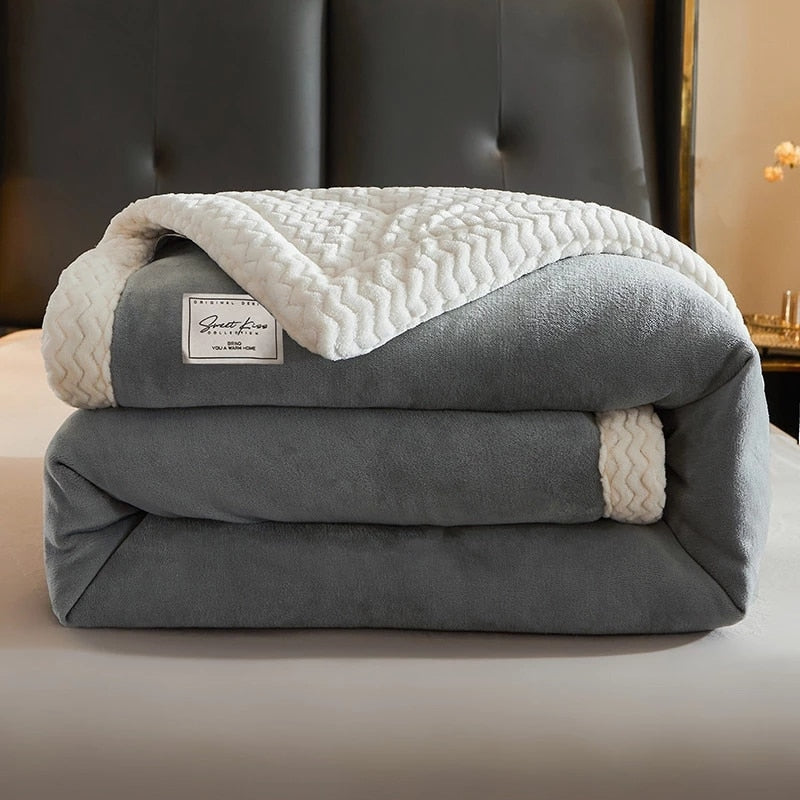 Qfdian Cozy apartment aesthetic hot sale new Thick Winter Keep Warm Blanket Queen Size Soft Home Warmth Fleece Blankets for Bed Comfortable Flocked Double Weighted Blanket