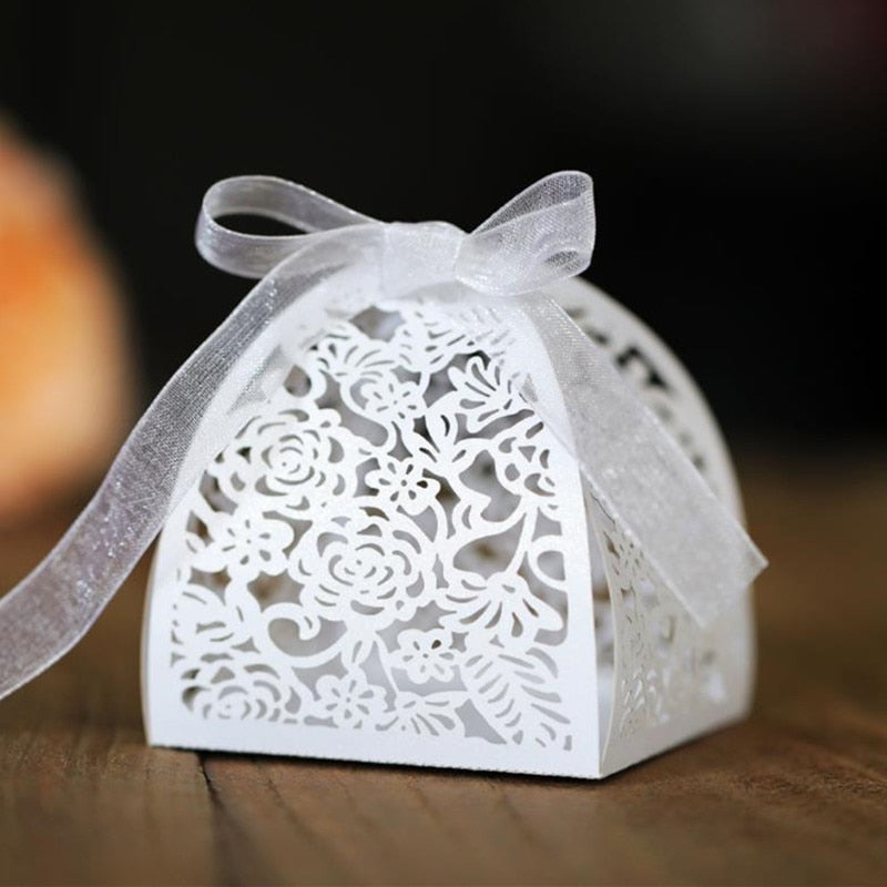 Qfdian Party gifts Party decoration hot sale new 50/100pcs Laser Cut Flower Wedding Dragee Candy Box Wedding Gift for Guest Wedding Favors and Gifts Deco Mariage Chocolate Box