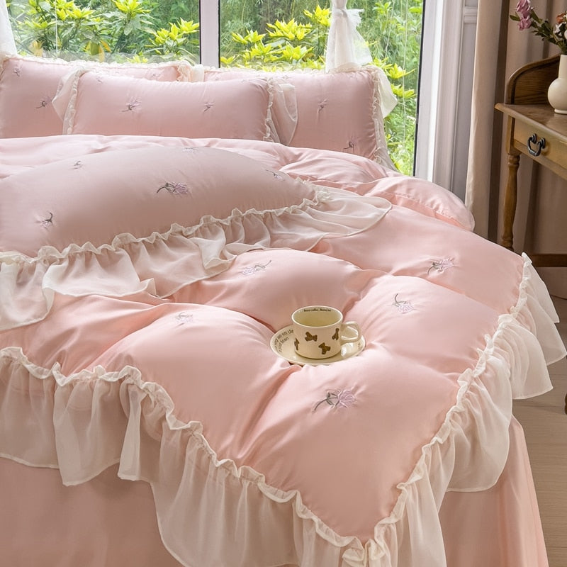 Silky Bedding for Home Luxury Bedsheets Set with Pillow Case Lace Style Bedclothes постельное белье Skin-friendly Bed Linen Sets