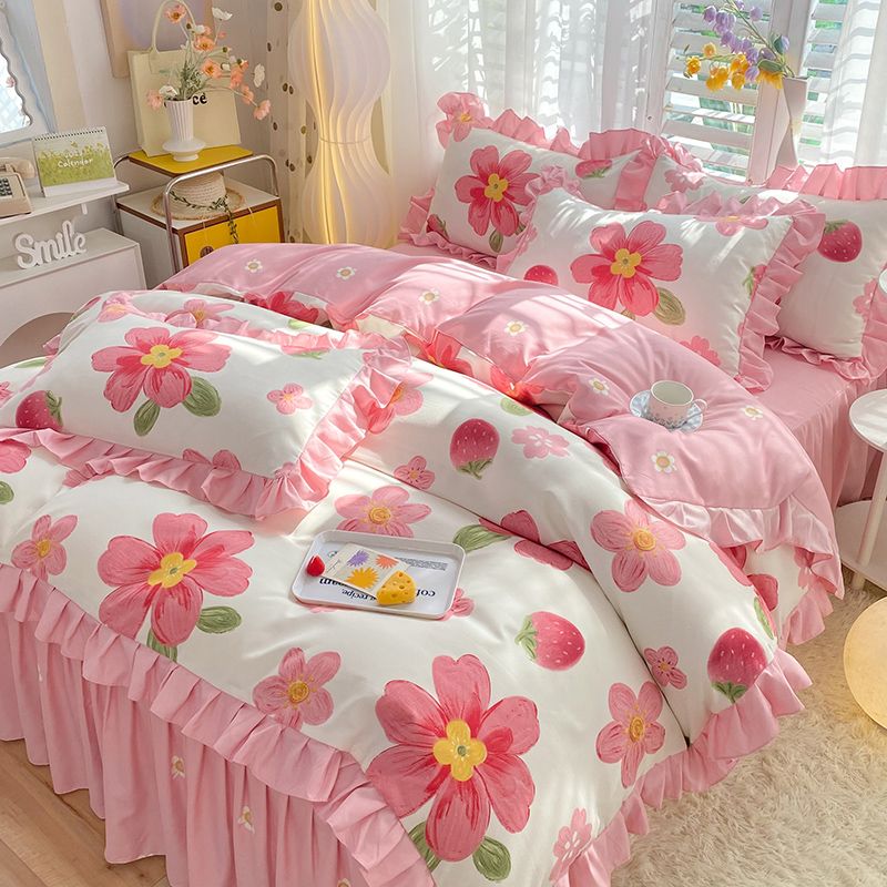 Pink Strawberry Bedding Sets Heart Bed Skirt Duvet Cover 180x220 Adults Kids Bedroom Dormitory Duvet Covers Sets Bedclothes