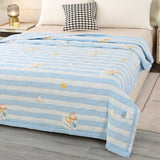 Flowers Single Double Summer Quilt Comfortable Air-Permeable Summer Blanket Machine Washable Quilted Comforter for Bed Quilts