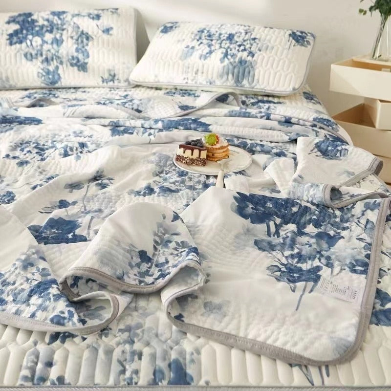 Ins Summer Ice Silk Latex Sheets Breathable Summer Quilted Quilt Four-piece Set Foldable Washable Dormitory Three-piece Set Bed