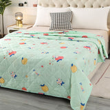 Flowers Single Double Summer Quilt Comfortable Air-Permeable Summer Blanket Machine Washable Quilted Comforter for Bed Quilts