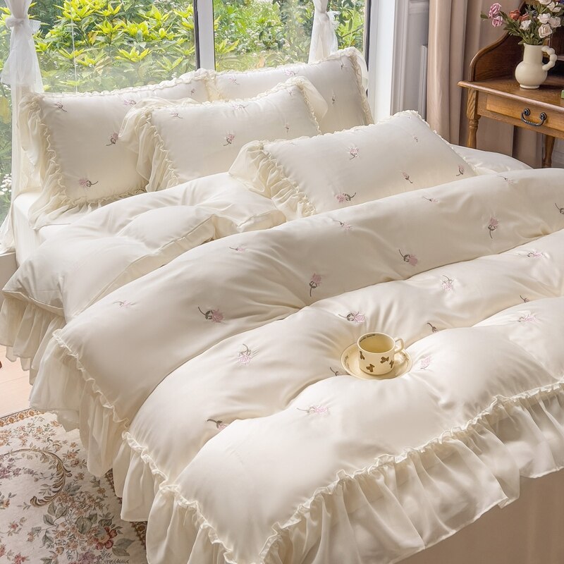 Silky Bedding for Home Luxury Bedsheets Set with Pillow Case Lace Style Bedclothes постельное белье Skin-friendly Bed Linen Sets