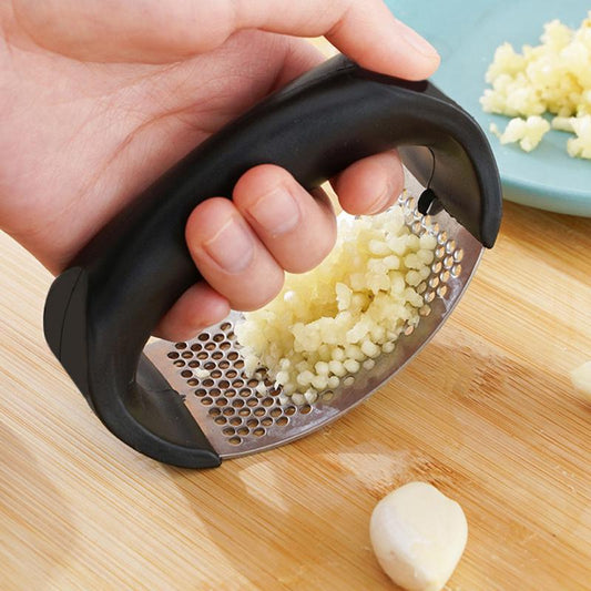 1Pcs Stainless Garlic Press Household Manual Garlic Press Device Kitchen Press Squeezer Ginger Garlic Tools Kitchen Accessories