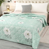 Flowers Single Double Summer Quilt Comfortable Air-Permeable Summer Blanket Machine Washable Quilted Comforter for Bed Quilts