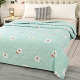 Flowers Single Double Summer Quilt Comfortable Air-Permeable Summer Blanket Machine Washable Quilted Comforter for Bed Quilts