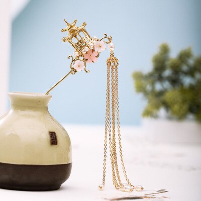 Qfdian Party gifts hot sale new Luxury Fashion Bride Chinese style pearl tassel hairpin haircomb earrings set Xiuhe clothing headdress Hanfu accessories Jewelry