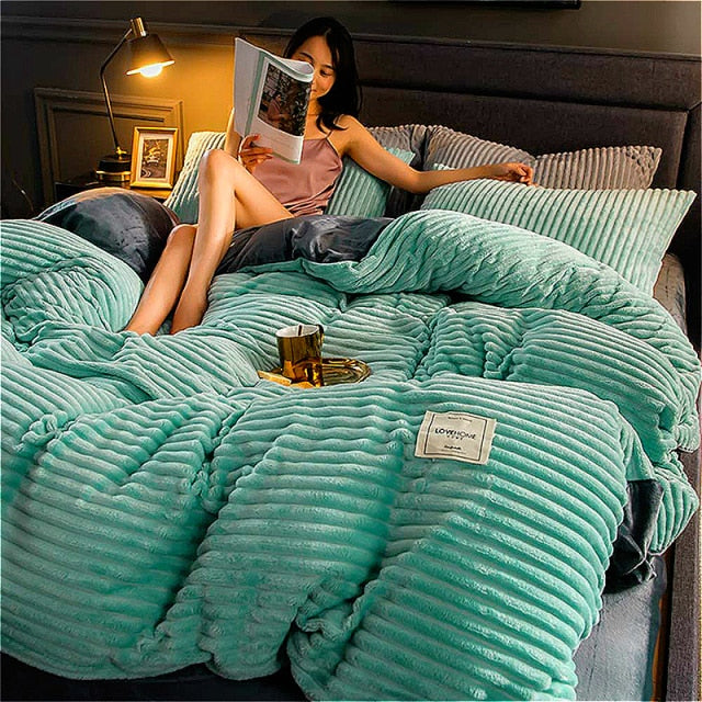 Qfdian Cozy apartment aesthetic Thicken Flannel Duvet Cover Solid Color Warm Coral Velvet Quilt Cover Modern Ultra Soft Luxury Comforter Covers Winter Bedding