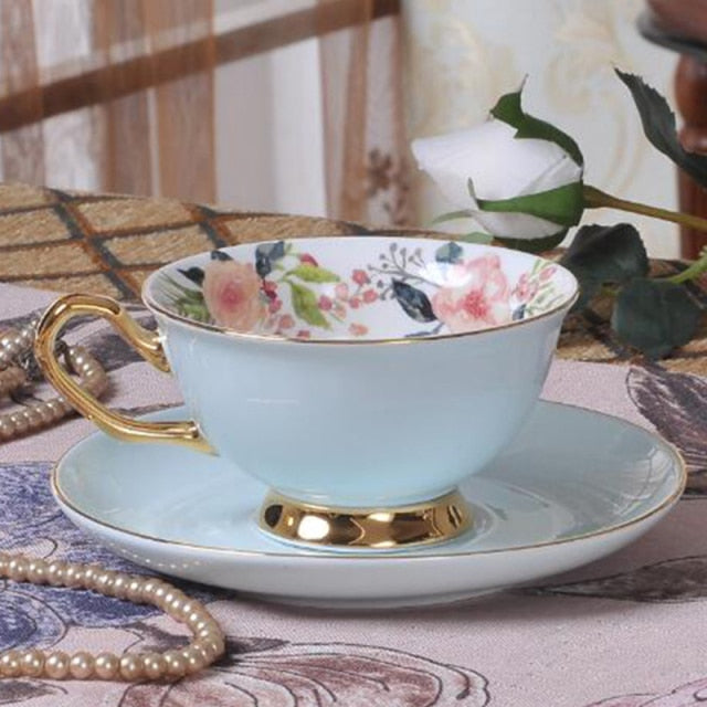 Qfdian valentines day gifts 1Piece Bone china Coffee Cups &amp;Saucer Set Exquisite Gold Rim Tea Water Cups Beautiful Flower Teacup Ceramic Kitchen Accessories