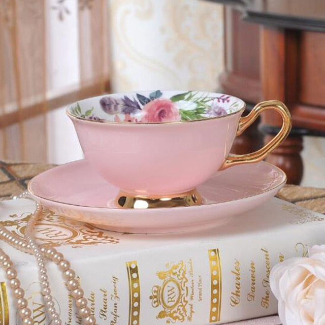 Qfdian valentines day gifts 1Piece Bone china Coffee Cups &amp;Saucer Set Exquisite Gold Rim Tea Water Cups Beautiful Flower Teacup Ceramic Kitchen Accessories